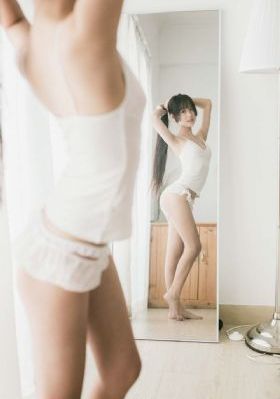 公交车上偷偷被cao到爽