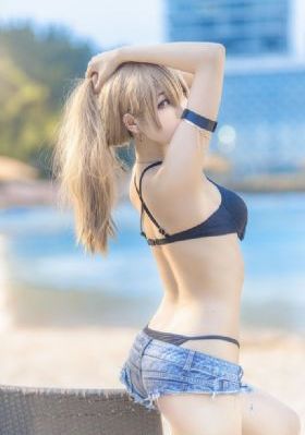 我爱喵星人鞠婧祎