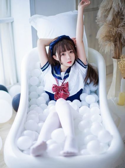 奇怪的她