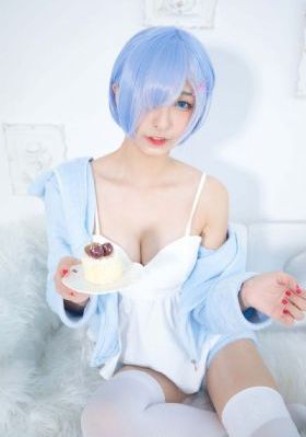 鱼跃在花见